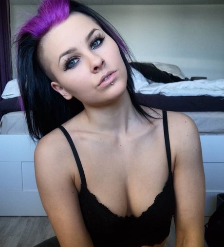 VMissyB onlyfans naked leak