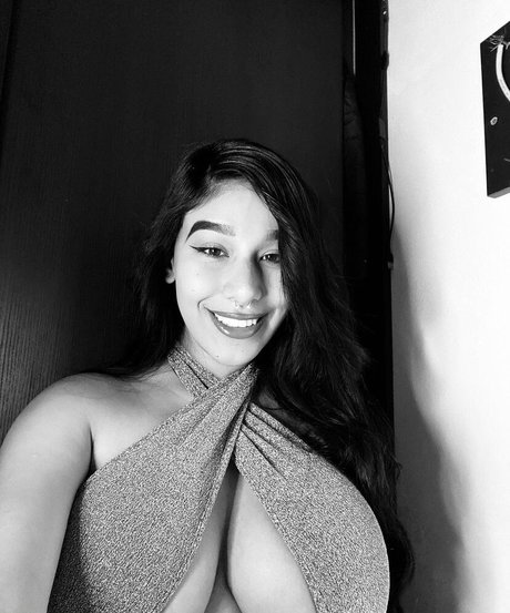 Fernanda V nude leak onlyfans