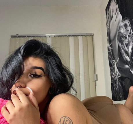 Fernanda V leak only fans