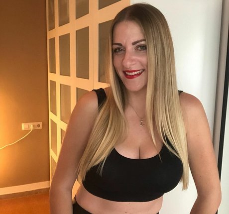 Tina Zellmer onlyfans topless