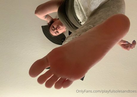 playfulsolesandtoes onlyfans nude leak