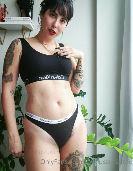 freehairypussy naked on onlyfans