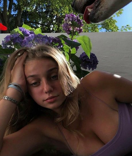 Elly Anne nude only fans