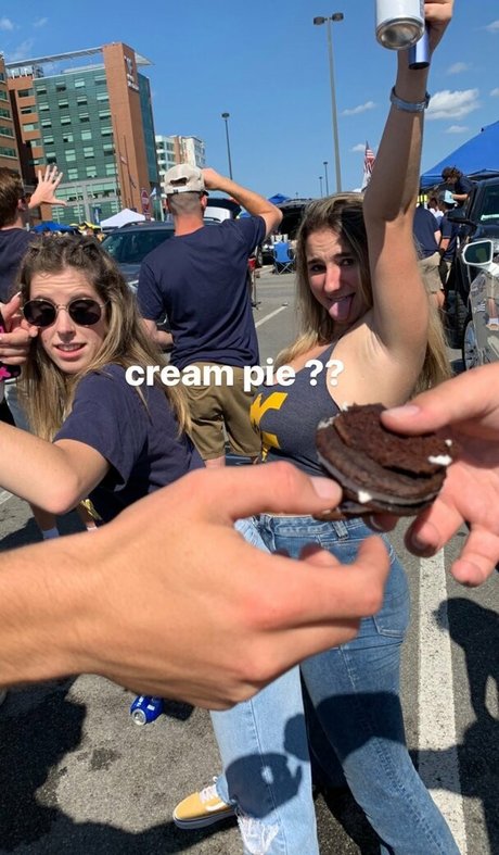 Jolie B nude only fans