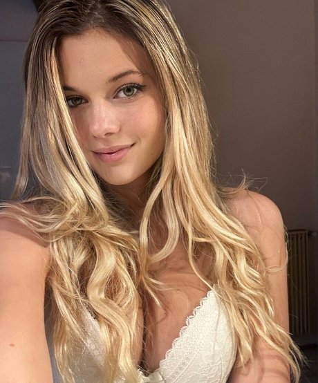 Nolwenn Dis leaked onlyfans nude