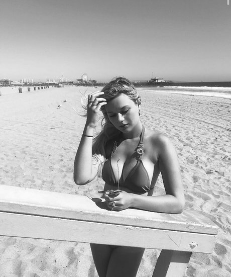 Nolwenn Dis onlyfans naked