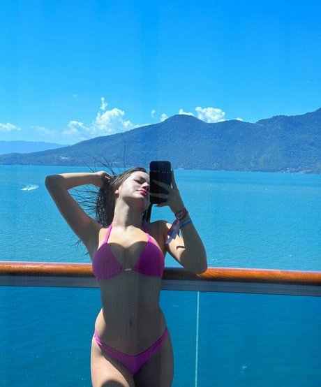 Bela Fernandes onlyfans leaked dirtyship