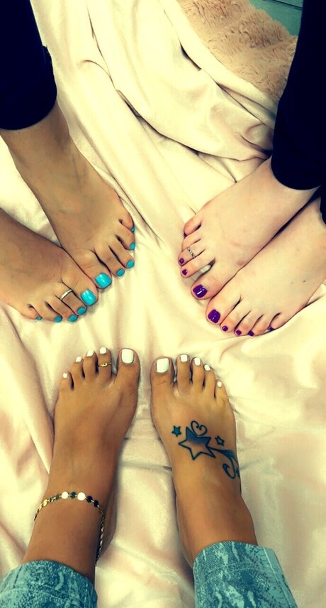 _tootsiegarden_ onlyfans posts