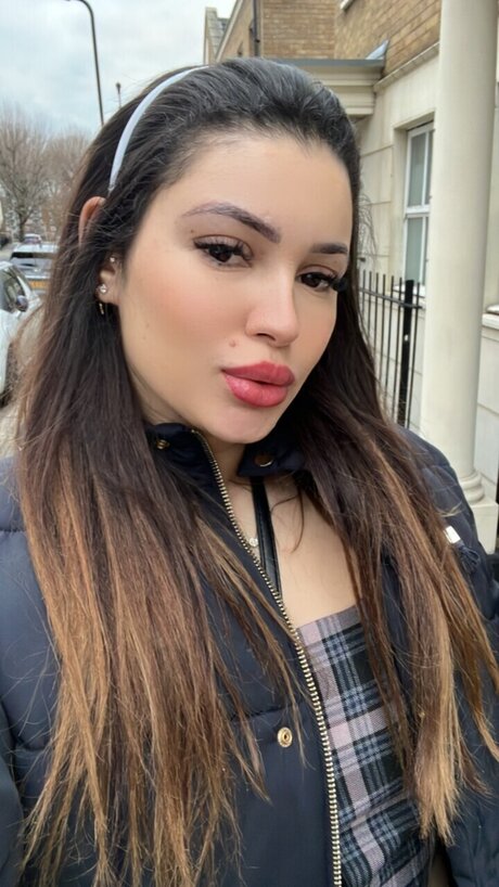 Aline oliveira nude leak onlyfans