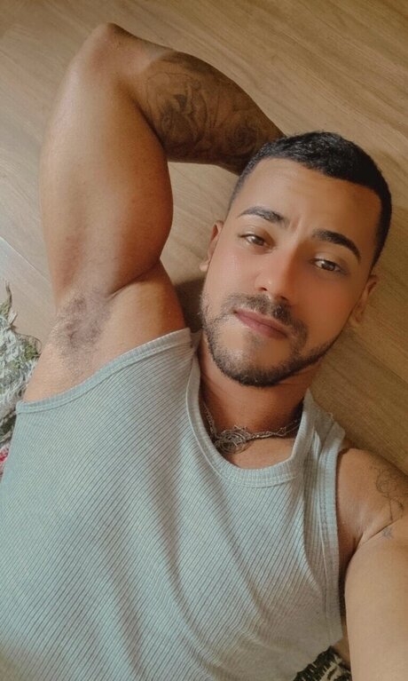 Luiz Adriano strip onlyfans