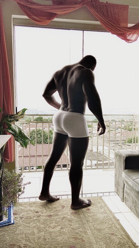 Blouisy_ onlyfans nude content