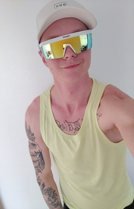 Niklas Sahlstr m onlyfans topless