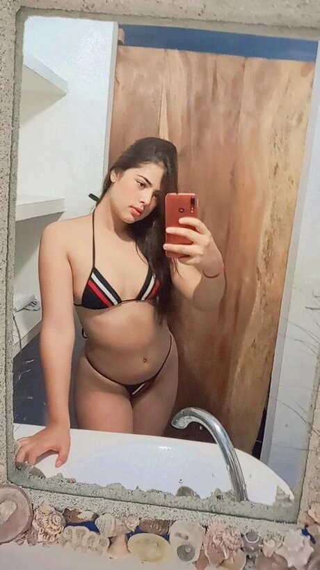 Vicsofy 27 onlyfans naked