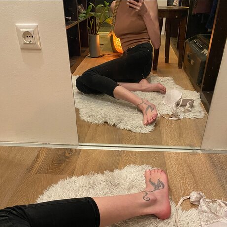 Tinny Bamby onlyfans leak nude