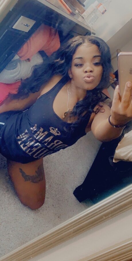 MadeeSpecyal onlyfans x