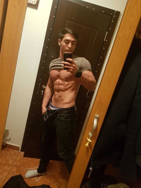 SirLogan desnuda onlyfans