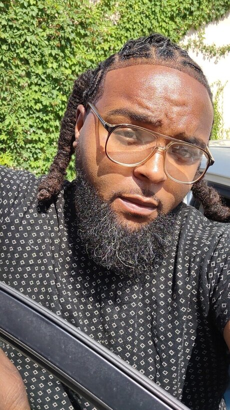 DJ YATES MR MAKE EM TWERK_ onlyfans creator