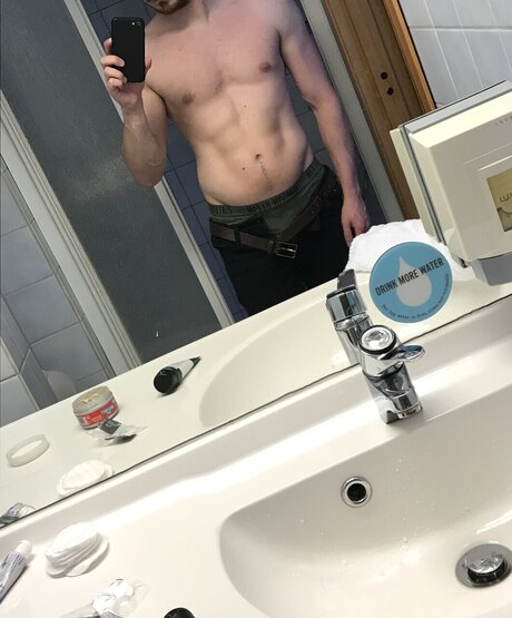 Cumbatescot onlyfans leak ass