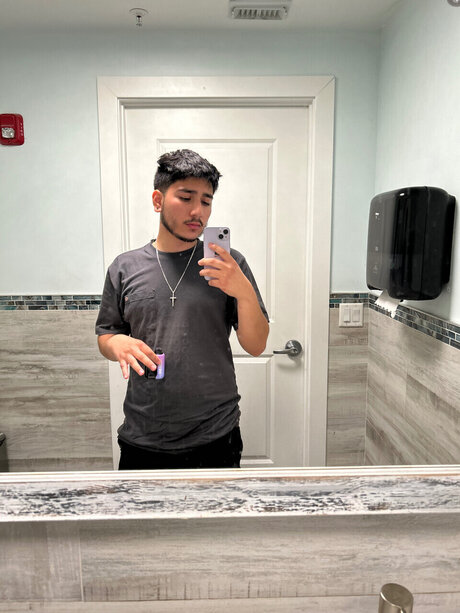 Vicente02 onlyfans nude pics