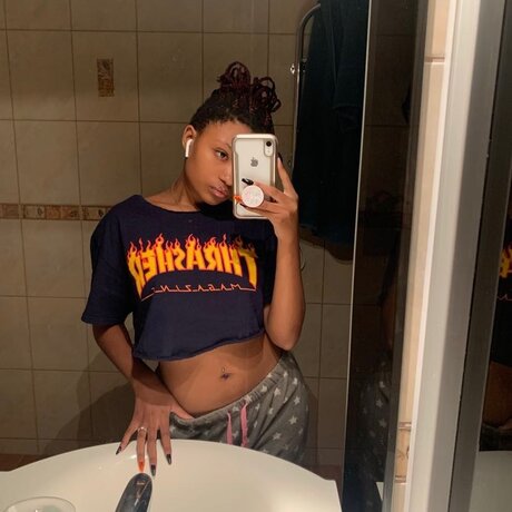 Lilly Andersson onlyfans post