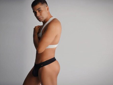 Cris Tapias naked onlyfans