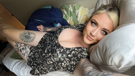 Happily everloved onlyfans model images