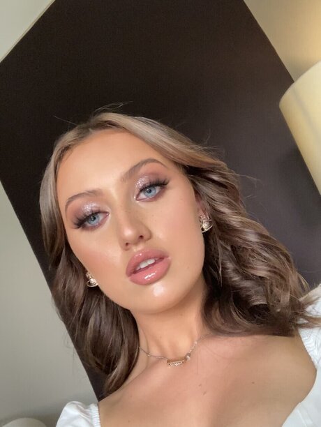 Nova Fran_ strip onlyfans