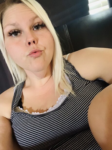 Autumn Nicoleeee is on onlyfans