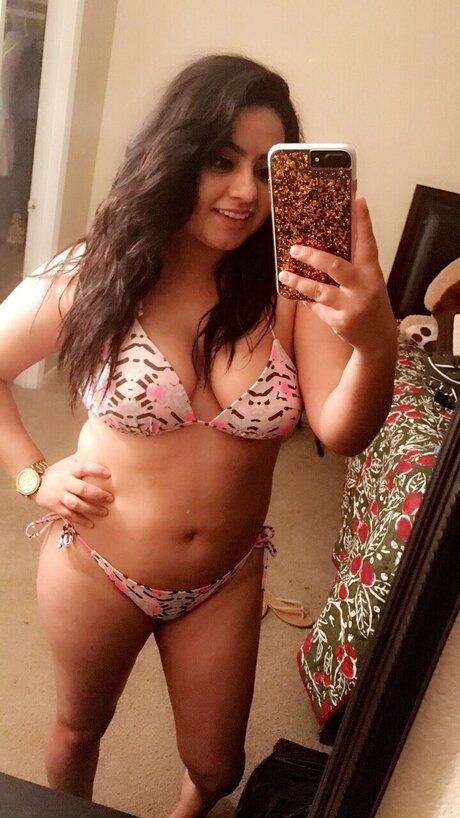 YareliR onlyfans naked leaks