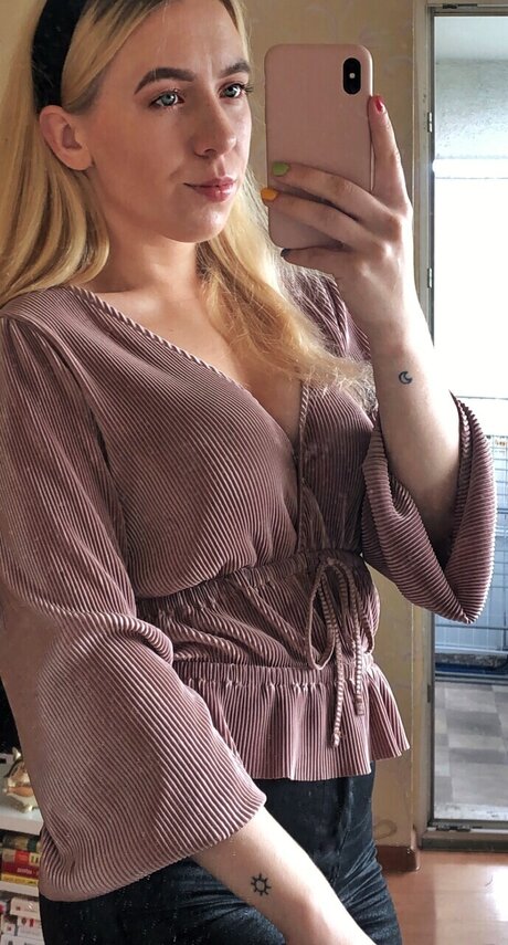 SunnyBee nude only fans leaks