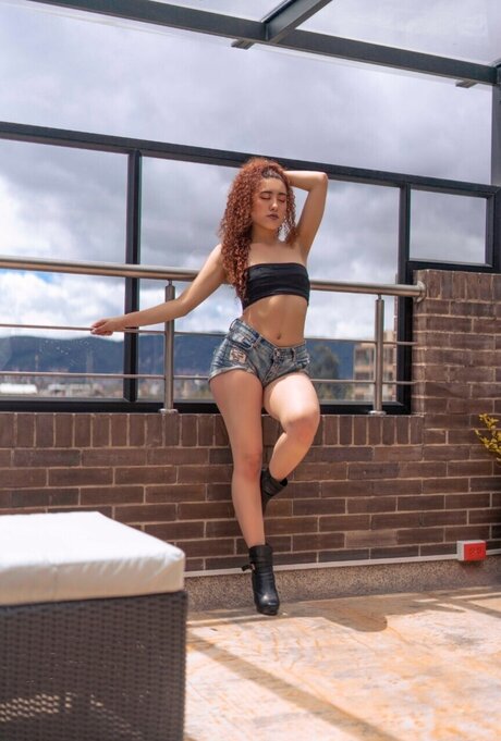 Alejandra Pineda onlyfans leak fuck