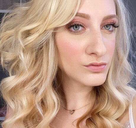 Celesta Roelandt onlyfans leaked tits