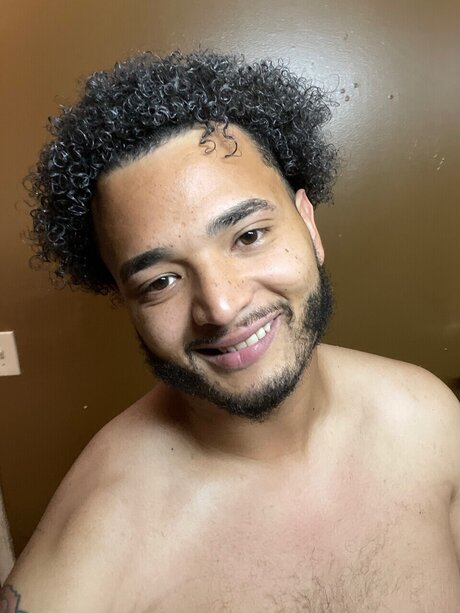 Louis Lumpkin onlyfans topless