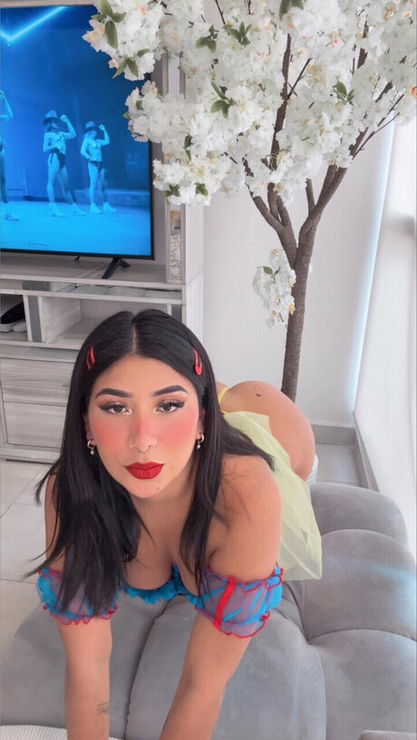 Emma Ruiz onlyfans naked