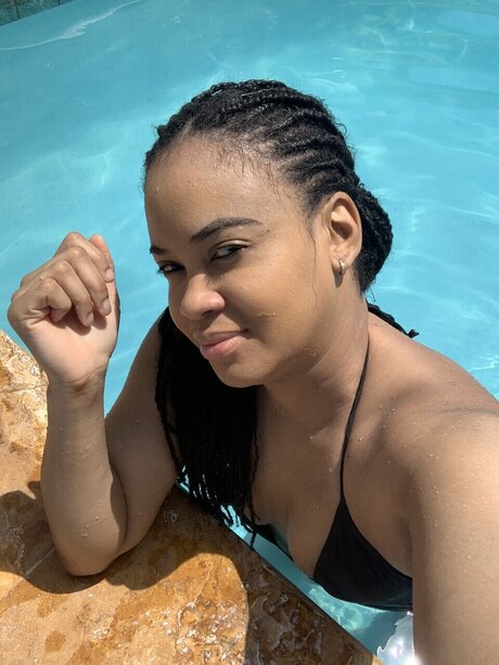 Candice Andrina Cross is on onlyfans