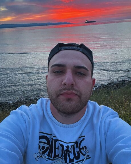 Pietro Labanca onlyfans leaked tits