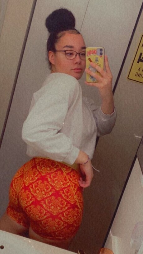 thicclikeoatmeal onlyfans images