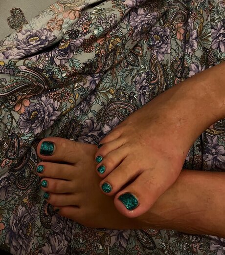 cyborg98 onlyfans strip tease