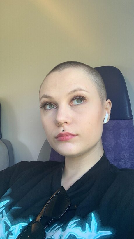 Slaphunter is on onlyfans