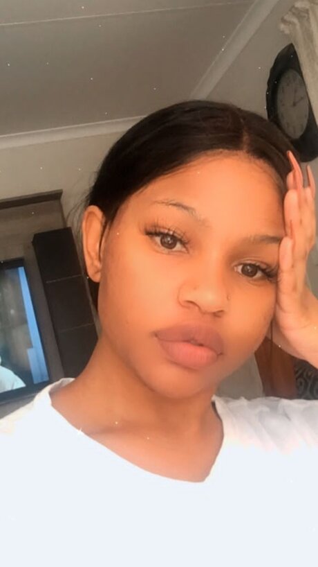 LindiweHlophe new onlyfans