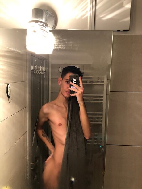 twink21 onlyfans porn leaked