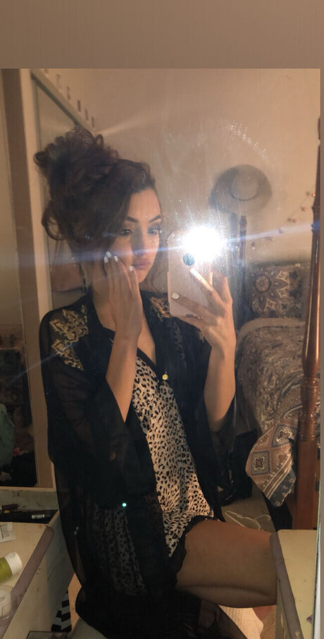 Lola Roberts onlyfans pictures