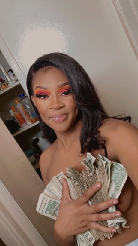 Pretty Golden nude porn onlyfans