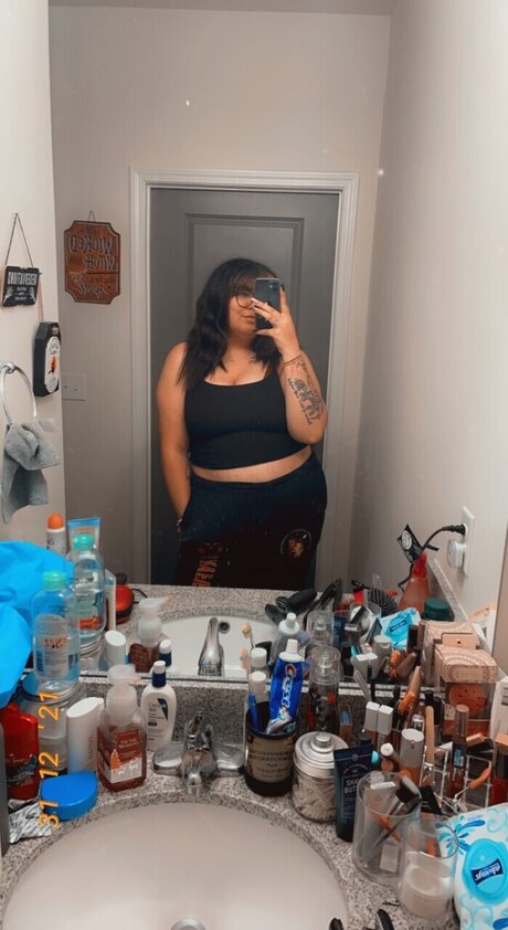 Kellwthebigbitties only fans nude leaks