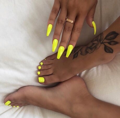 Hannah Vegas onlyfans leajs