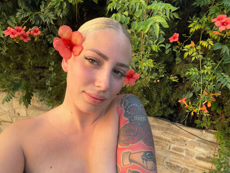 Beaorue naked onlyfans