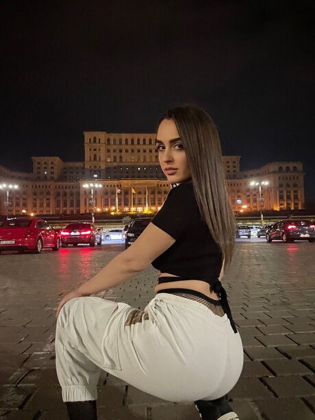 Miraabella onlyfans leaks