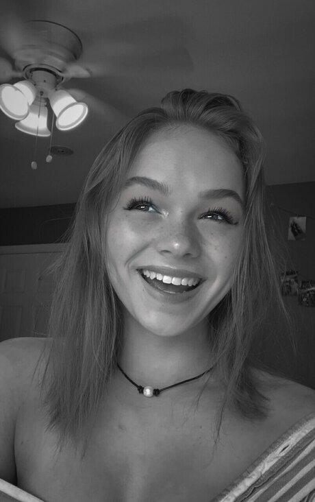 MG Feet naked on onlyfans