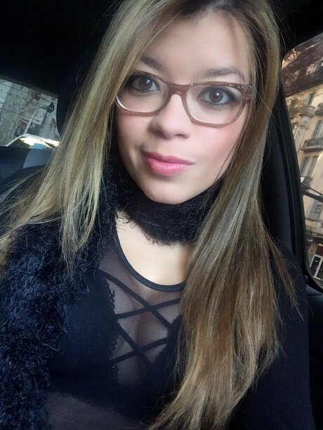 MariCaroVale onlyfans public photos