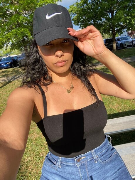 DINDIN onlyfans model